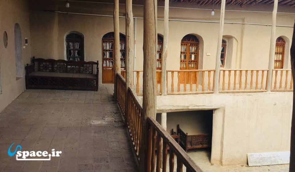 نمای بیرونی اقامتگاه قلعه کریمخان - همدان